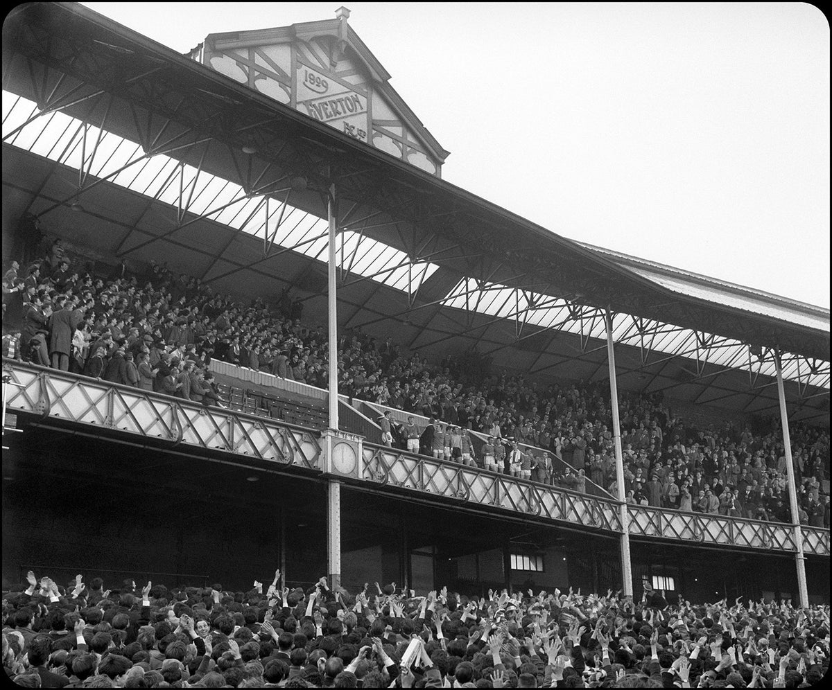 Retrotext Everton 1962-63 Division One Champions mug featuring a vintage black and white stadium crowd photograph
