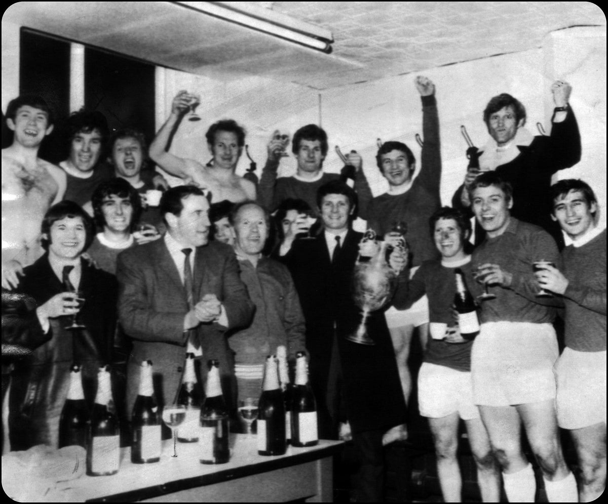 Retrotext Everton 1970 Division One Champions ceramic mug featuring a nostalgic teletext graphic of the winning team.