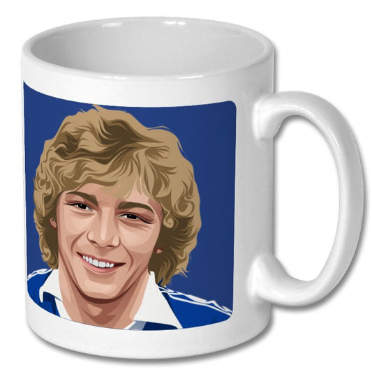 Retrotext white ceramic mug featuring a retro illustration of Everton legend Andy King in his blue kit.