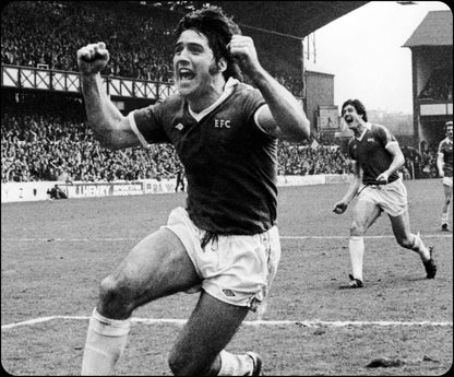 Retrotext The 80s Team book cover featuring a black and white action photo of an Everton player celebrating a goal
