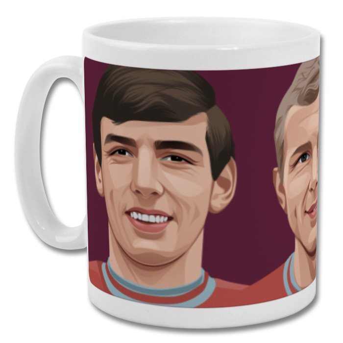 Retrotext West Ham United mug featuring illustrated portraits of football legends Peters, Moore, and Hurst.